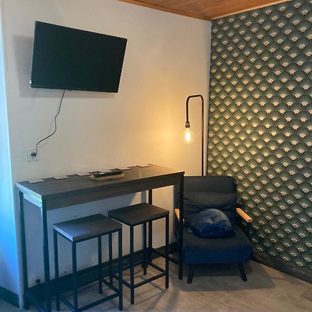 Studio Le Pigeonnier Tallard Exterior foto